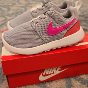 cool girl nike shoes